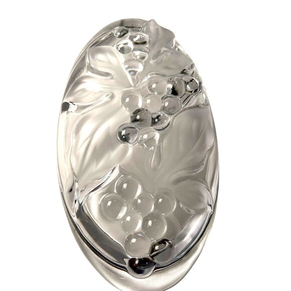 Clear Glass Oval Serving Tray With Grape & Leaf Design 9” dessert hors d’oeuvres - Picture 6 of 6